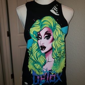 Distressed Drag Tank